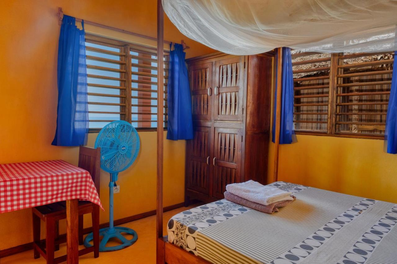 Colibri Lodge Ambatoloaka  Extérieur photo